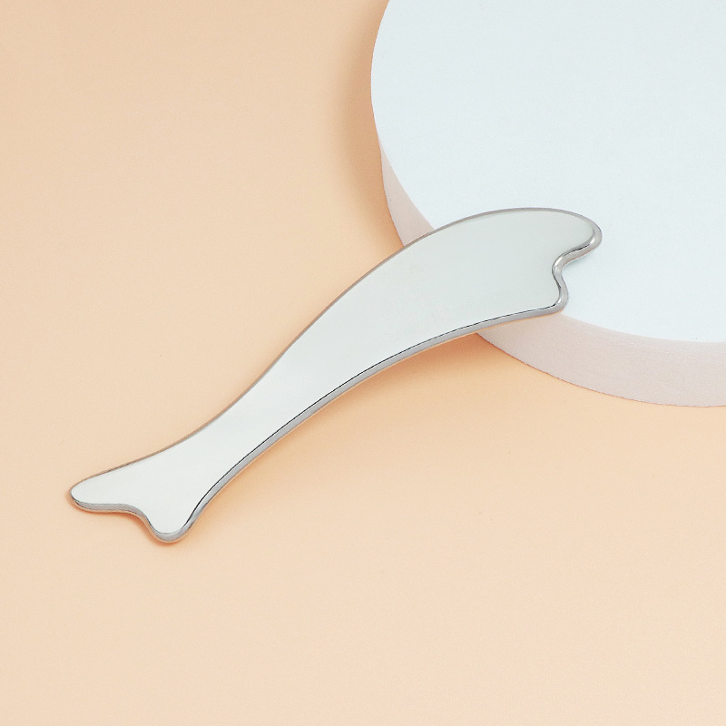 개인화된 색상과 로고가 있는 물고기 모양의 아연 합금 Gua Sha 보드