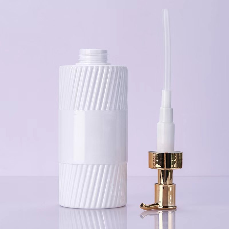 로션 사용을 위해 포장하는 친환경 500ml 플랫 숄더 샴푸 샤워 젤 병 화이트 블랙 스트라이프 프레스 플라스틱 펌프 유제 로션 사용을 위해 포장하는 친환경 500ml 플랫 숄더 샴푸 샤워 젤 병 화이트 블랙 스트라이프 프레스 플라스틱 펌프 유제