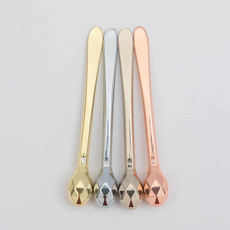 독특한 다이아몬드 컷 디자인의 아연 합금 아이크림 스틱 독특한 다이아몬드 컷 디자인의 아연 합금 아이크림 스틱